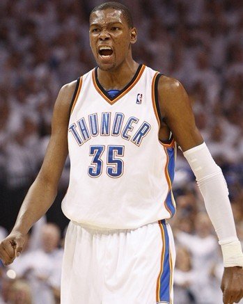 转会市场中 转会市场中