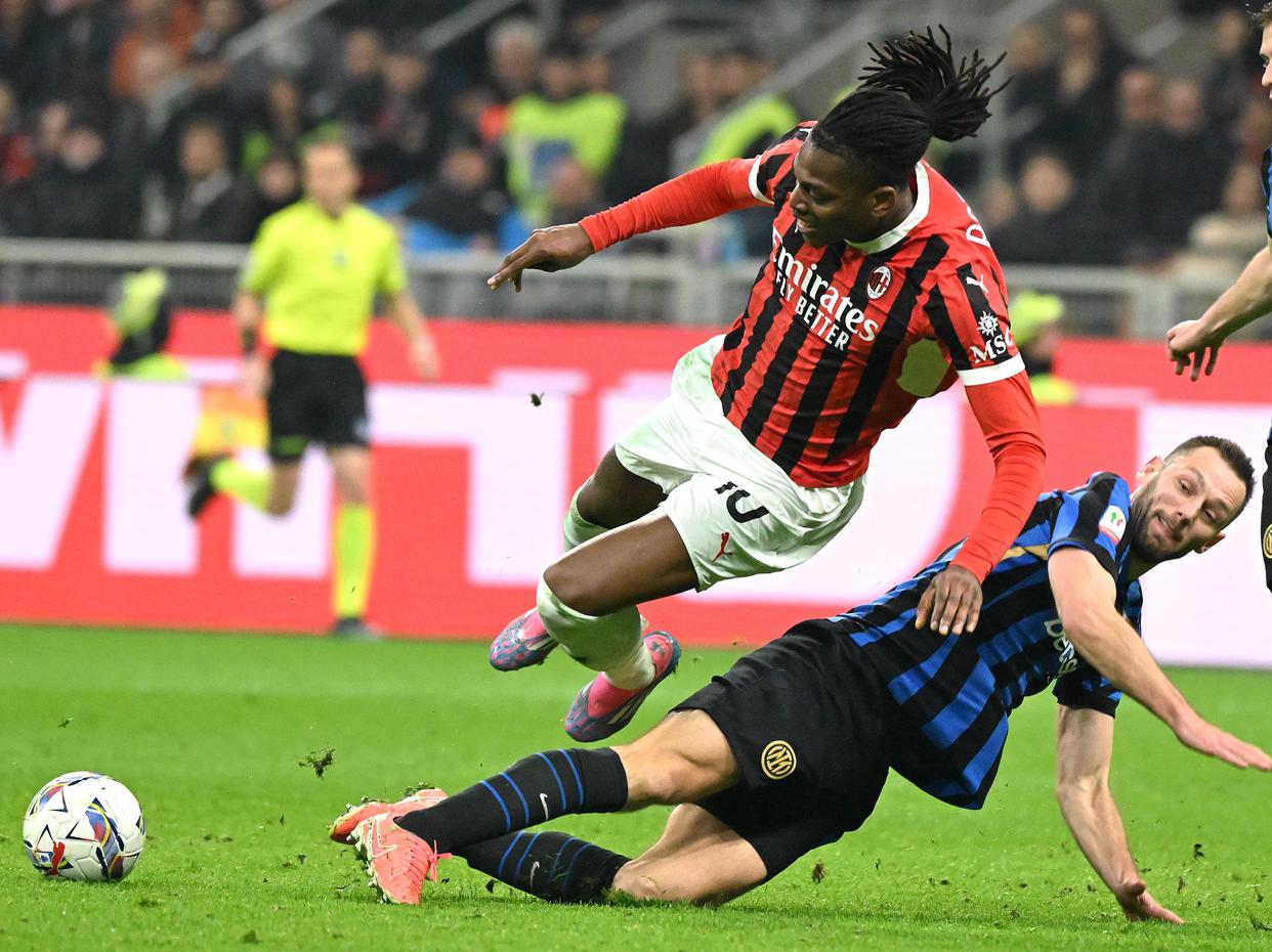 让詹姆斯拉 让詹姆斯拉